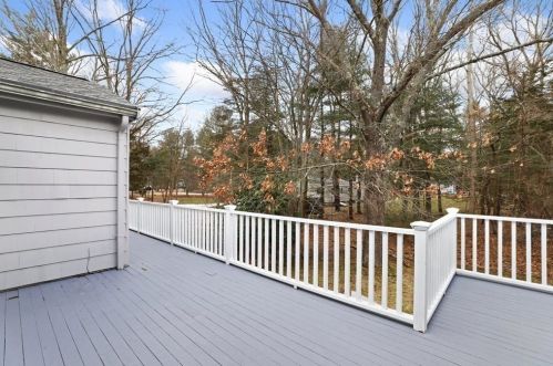 347 Prospect St, Hingham MA 02061-1140 exterior