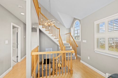 35 Monmouth St, Quincy MA 02171-1067 exterior