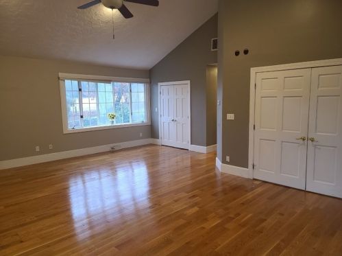 9 Parmenter Rd, Southborough MA exterior