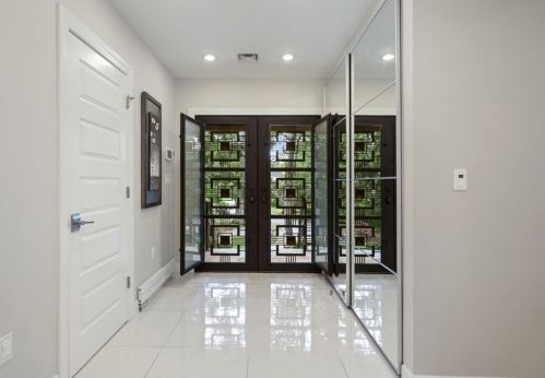 25 Shuman Cir, Newton, MA 02459-2767