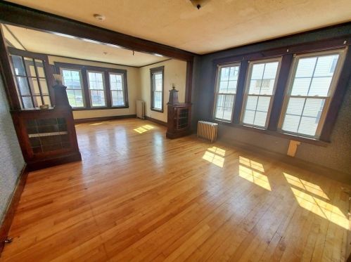 81 Fairfax Rd, Worcester MA  01610-2052 exterior