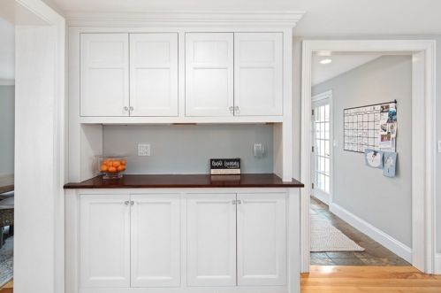 56 Elm St, Hingham MA 02043-2431 exterior