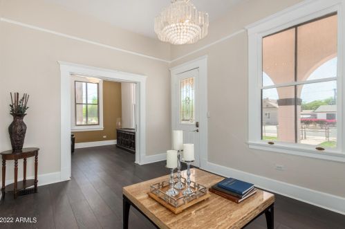 819 3rd Ave, Phoenix AZ 85023-6204 exterior