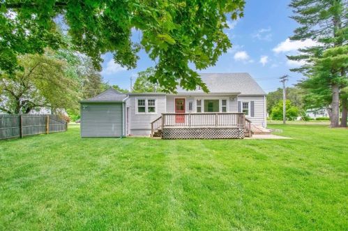 99 Holyoke Rd, Montgomery, MA 01085-1610