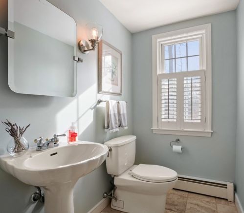 4 High St, Southborough MA 01772-1423 exterior