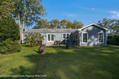 208 Winding Way, Little Silver NJ 07739-1763 exterior