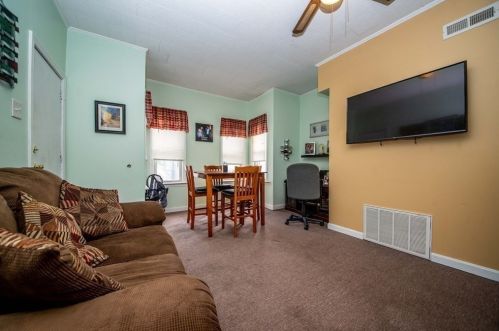 328 Broadway, Fall River MA 02724-2903 exterior