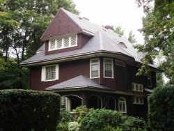 62 Windsor Rd, Newton, MA 02468-1505