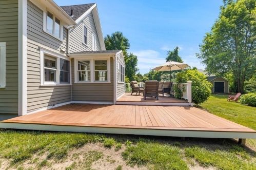 4 Pinegrove Rd, Hingham MA 02043-3923 exterior