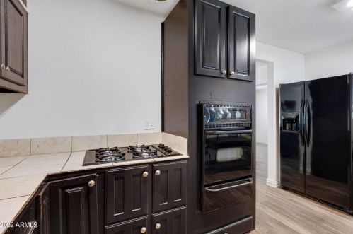 9824 17 Dr, Phoenix AZ 85045-1642 exterior