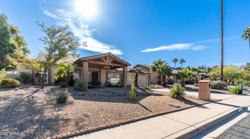 2307 Christy Dr, Phoenix AZ  85028-3108 exterior