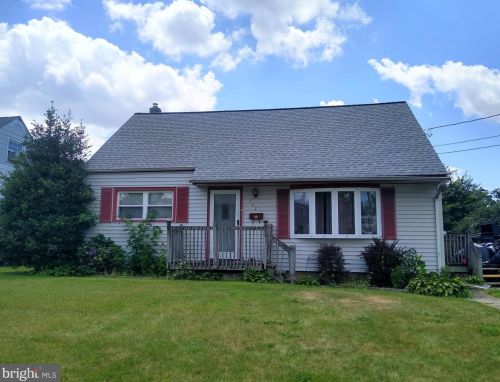 507 Elm Ave, West Deptford, NJ 08096-2807