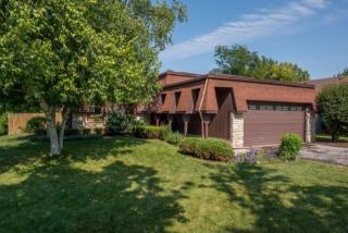 5667 Crown Crest Ln, Columbus, OH 43235-7210