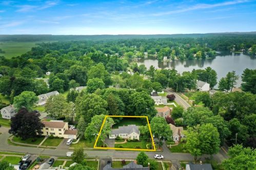 3 Elliot Rd, Lynnfield MA  01940-2001 exterior