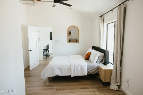 2635 Clarendon Ave, Phoenix AZ 85018-5958 exterior