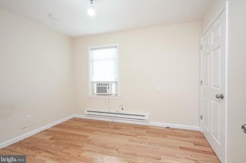 409 Mantua Ave, West Deptford NJ 08066-1277 exterior