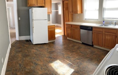 47 Bridges Ave, Newton MA 02460-2016 exterior