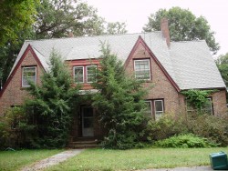 48 Kingston Rd, Newton, MA 02461-1014