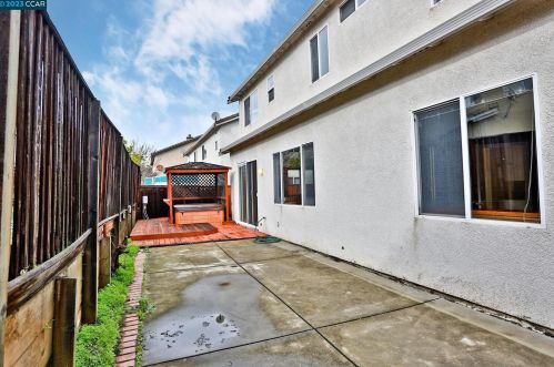 357 Napoleon Dr, San Leandro CA 94577-1580 exterior