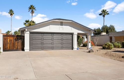 3858 Aster Dr, Phoenix, AZ 85032-7331