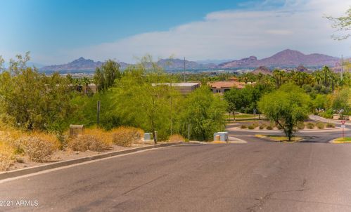 8653 51st St, Phoenix AZ  85044-5816 exterior