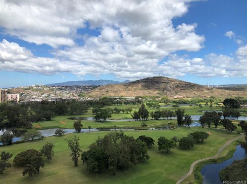 3075 Ala Poha Pl, Honolulu HI  96818-1600 exterior