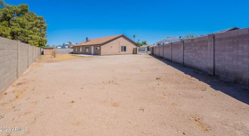 6838 42nd Way, Phoenix AZ  85042-5211 exterior