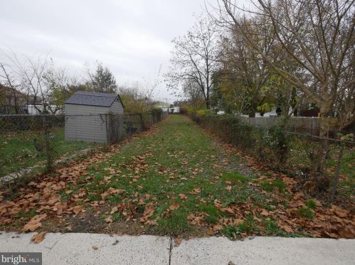 319 High St, West Deptford NJ  08096-2225 exterior