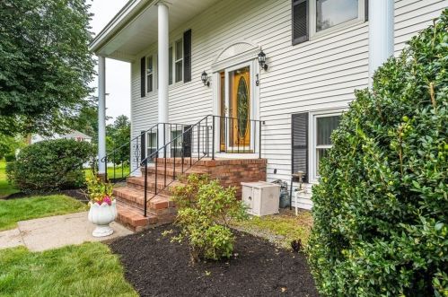 19 Cox Ln, Methuen, MA 01844-1731