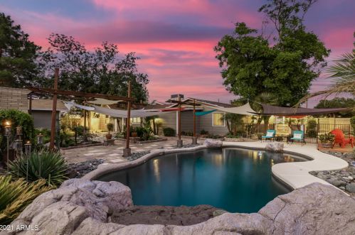 18824 30th St, Phoenix AZ  85050-3412 exterior