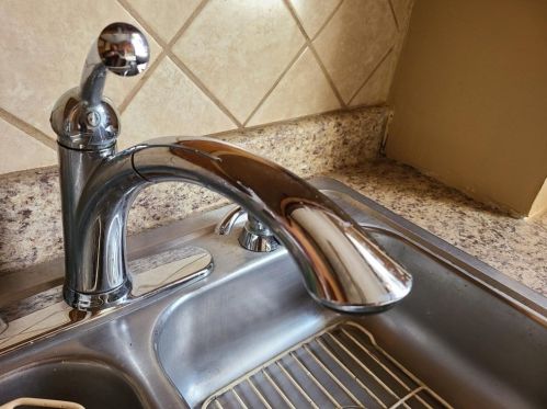 87 Briggs St, New Bedford MA 02740-3206 exterior