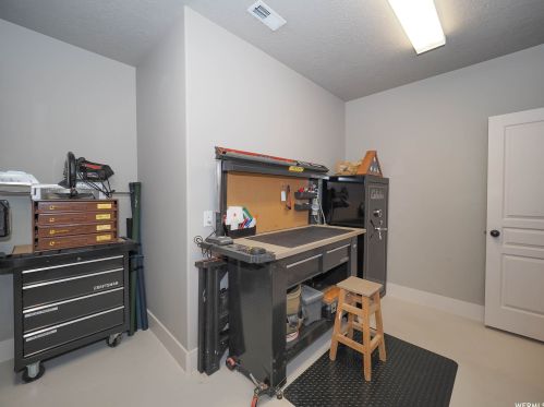 2161 Lorita Way, Sandy UT 84093-6514 exterior