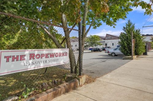 123 Sawyer St, New Bedford MA 02746-5402 exterior