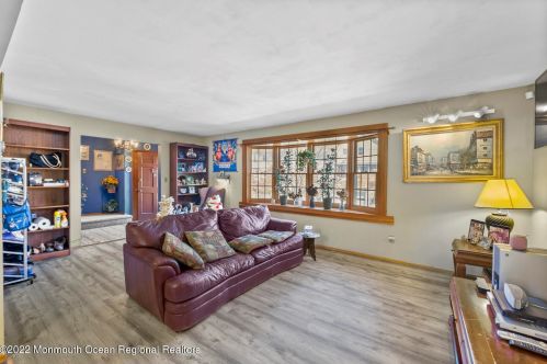 193 Hornblower Ave, Belleville NJ 07109-2555 exterior