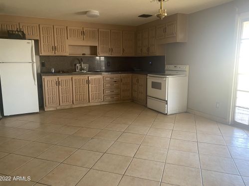 1833 73rd Ave, Phoenix, AZ 85035-4509