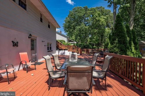 738 Chestnut Ave, West Deptford NJ 08097-1606 exterior