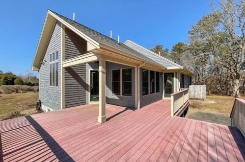 3 Bassett Wood Rd, Harwich MA 02645-2470 exterior