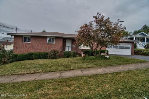 917 Maple St, Scranton, PA 18505-2525