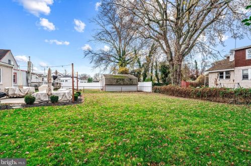 217 Colonial Ave, West Deptford NJ 08096-1011 exterior