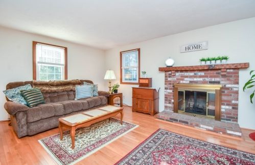 6 Dorothy Dr, Plymouth MA 02360-6232 exterior