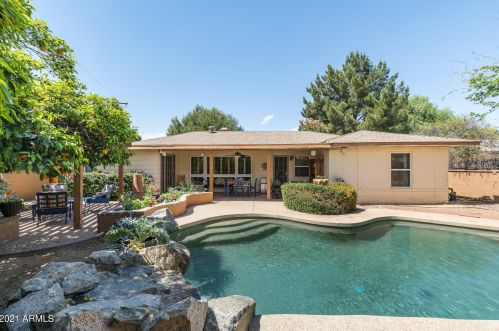 2807 11 Ave, Phoenix AZ 85021-7111 exterior