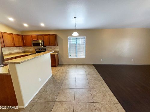 5730 27 Dr, Phoenix AZ 85045-4200 exterior