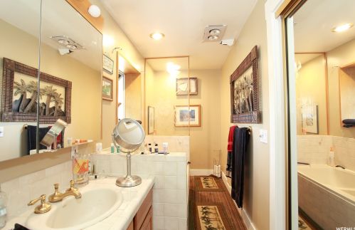 2079 Crk Rd, Sandy UT 84093-6449 exterior