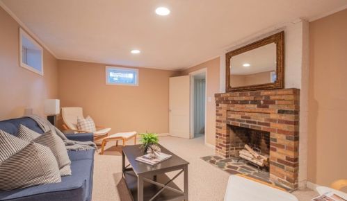 544 Quinobequin Rd, Newton MA 02468-2129 exterior