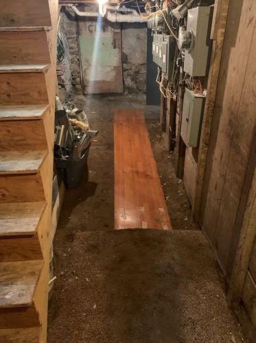 1122 Mammoth Rd, Dracut MA 01826 exterior