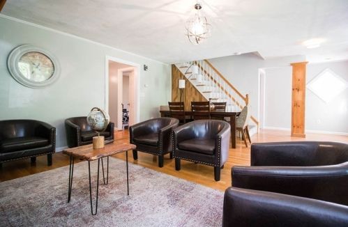 33 St, West Bridgewater MA 02379-1030 exterior