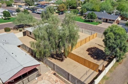 1701 Clarendon Ave, Phoenix AZ 85018-5209 exterior