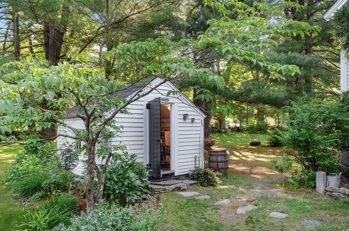 438 Main St, Acton MA  01720-3810 exterior