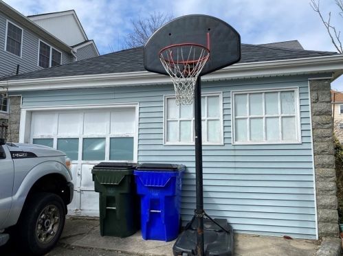 289 Eagle St, Fall River MA 02721-1305 exterior