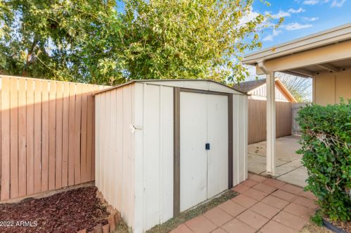 2328 Altadena Ave, Phoenix AZ 85029-3402 exterior